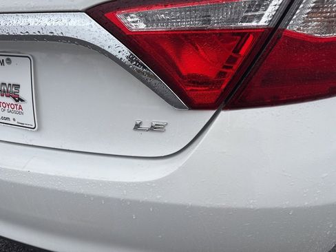 Used 2016 Toyota Camry LE image 29