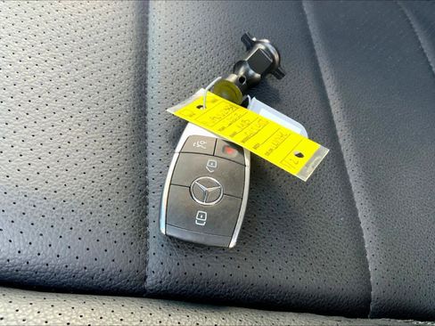 Used 2022 Mercedes-Benz GLS 450 4MATIC image 13