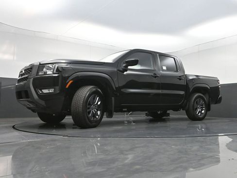 Used 2025 Nissan Frontier SV w/ SV Convenience Package RWD image 25