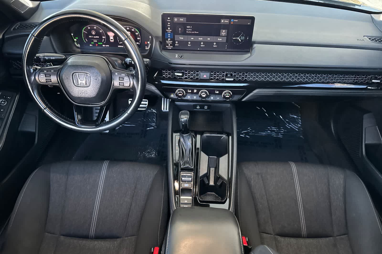 Used 2024 Honda Accord Sport image 3