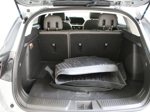 Used 2024 Chevrolet Trax ACTIV w/ Sunroof Package FWD image 28