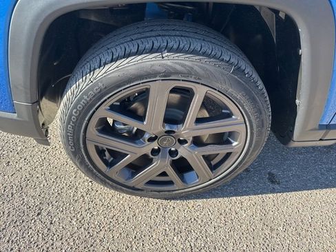 New 2026 Jeep Compass Latitude image 8