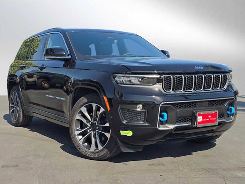 Used 2022 Jeep Grand Cherokee Overland w/ Luxury Tech Group IV AWD/4WD image 1
