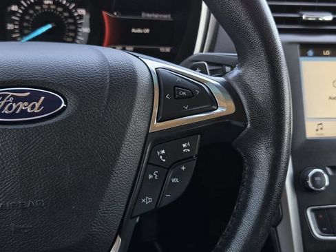 Used 2017 Ford Fusion SE w/ Equipment Group 201A FWD image 23