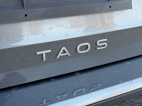 Used 2022 Volkswagen Taos SE image 11