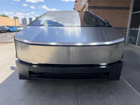 Used 2024 Tesla Cybertruck AWD Crew Cab image 10