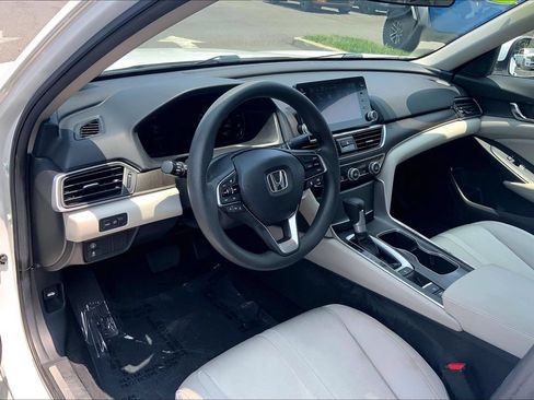 Used 2020 Honda Accord EX image 11