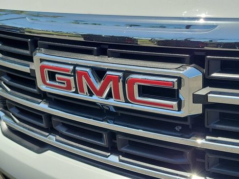 Used 2026 GMC Acadia Elevation w/ Elevation Premium Package FWD image 31