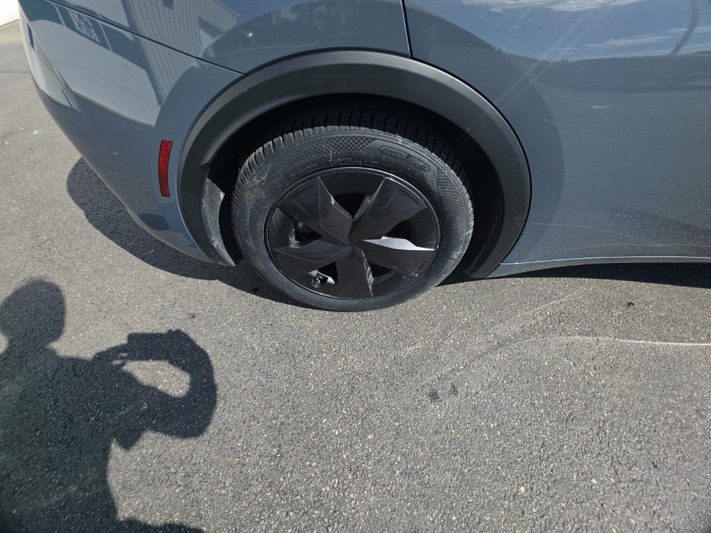 Used 2025 Toyota Prius LE FWD image 10