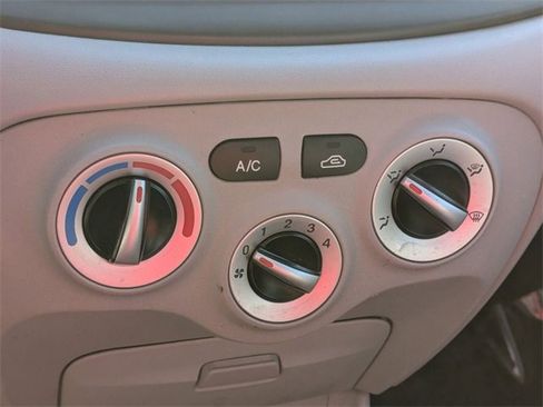 Used 2009 Hyundai Accent GLS image 13