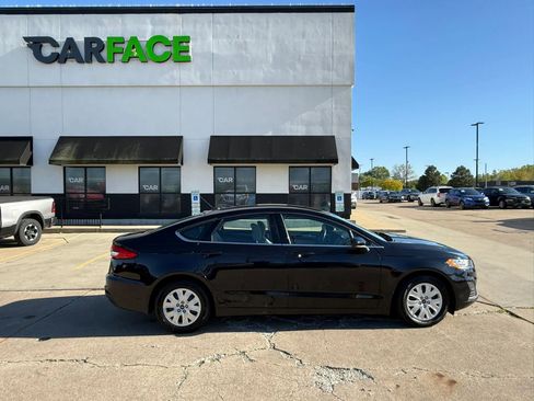 Used 2019 Ford Fusion S FWD image 16