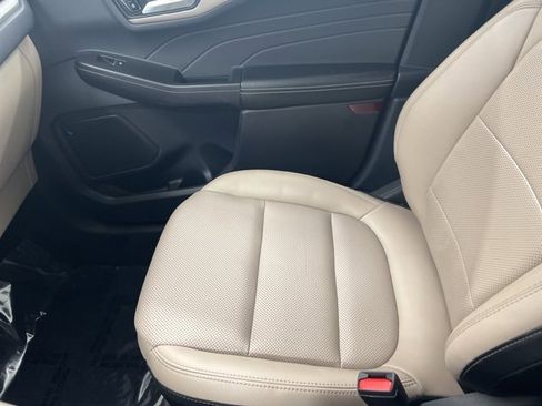 Used 2022 Ford Escape SEL w/ Technology Package image 20