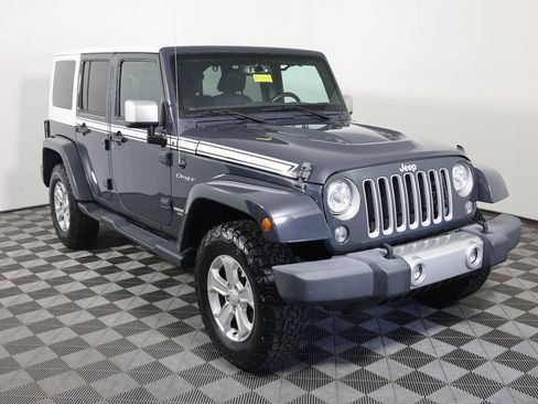 Used 2017 Jeep Wrangler Unlimited Sahara w/ Quick Order Package 24E Chief AWD/4WD image 7