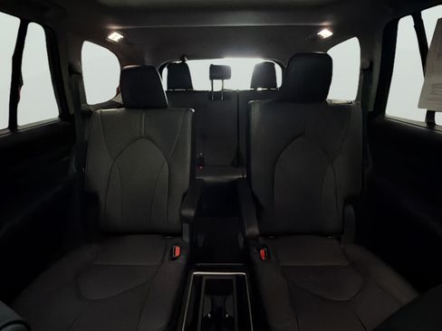 Used 2025 Toyota Grand Highlander FWD image 24