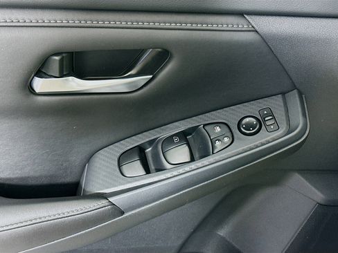 Used 2025 Nissan Sentra SV image 15