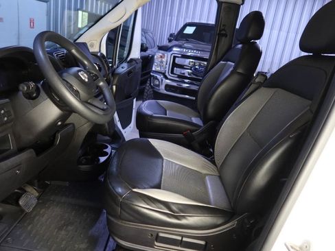 Used 2023 RAM ProMaster 2500 w/ Driver Convenience Group image 20