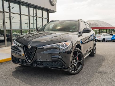 Used 2023 Alfa Romeo Stelvio Veloce AWD/4WD image 2