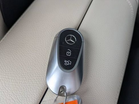 Used 2023 Mercedes-Benz GLC 300 4MATIC image 33