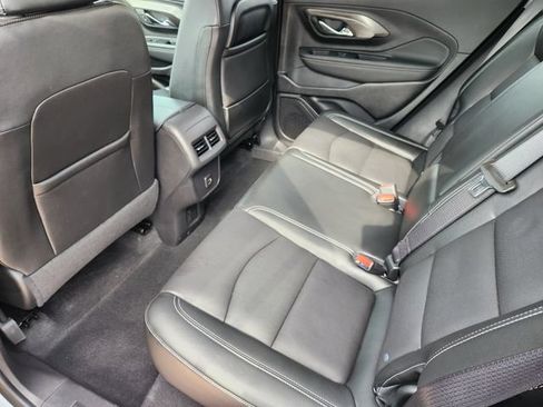 Certified 2024 GMC Terrain SLT FWD image 21