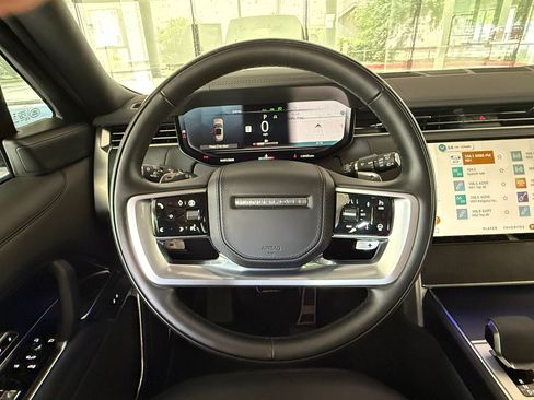 Certified 2025 Land Rover Range Rover SE AWD/4WD image 28