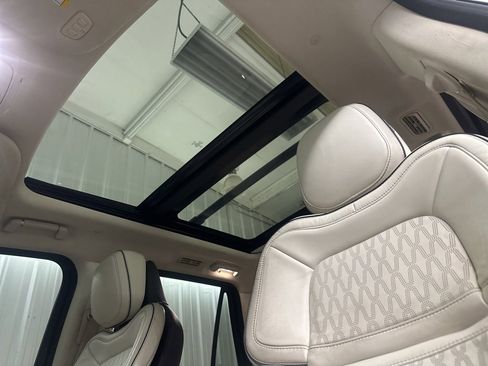 Used 2020 Lincoln Navigator Black Label w/ Cargo Convenience Package image 23