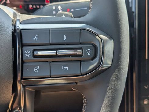 New 2026 GMC Acadia AT4 w/ LPO, Floor Liner Package AWD/4WD image 18