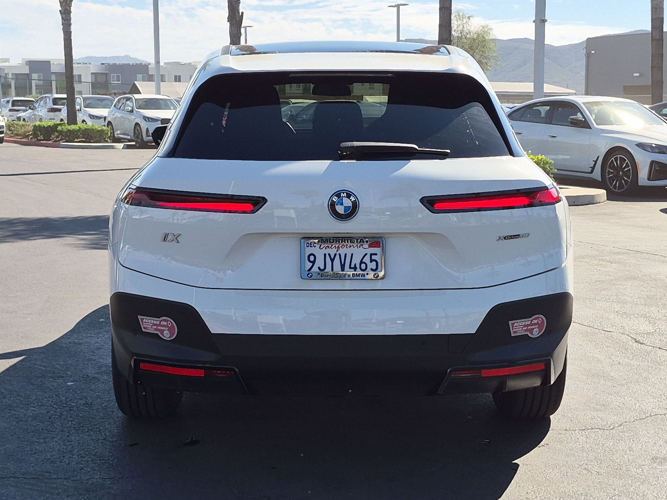 Used 2024 BMW iX xDrive50 AWD/4WD image 9