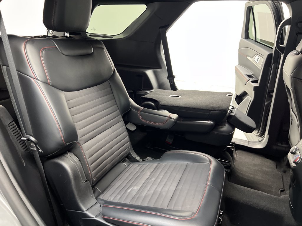 Used 2025 Ford Explorer ST-Line AWD/4WD image 26