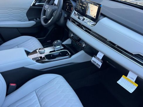 New 2026 Mitsubishi Outlander SEL FWD image 17