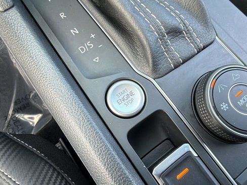 Certified 2023 Volkswagen Atlas Cross Sport SE image 24