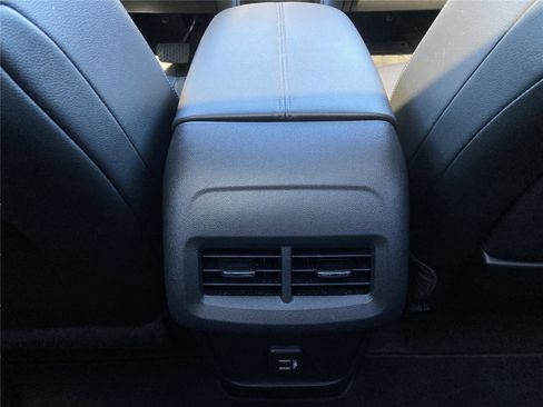 Used 2022 GMC Terrain SLT w/ Infotainment Package II image 25