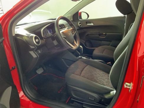 Used 2018 Chevrolet Sonic LT w/ Convenience Package FWD image 17