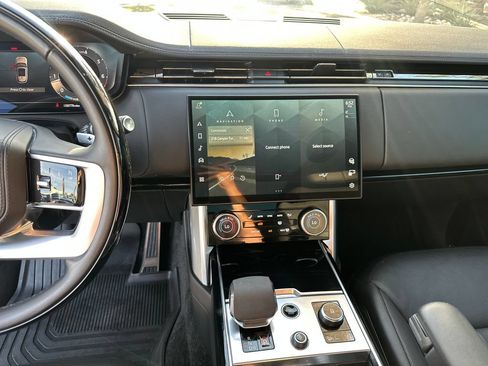 Used 2023 Land Rover Range Rover SE AWD/4WD image 26