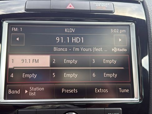 Used 2014 Volkswagen Touareg VR6 image 22