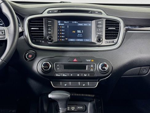 Used 2019 Kia Sorento EX FWD image 12