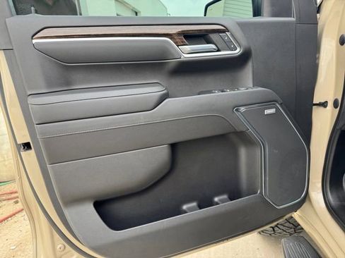 Used 2022 GMC Sierra 1500 Elevation w/ Elevation Premium Package image 4