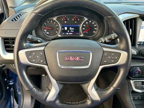 Used 2022 GMC Terrain SLT w/ Infotainment Package II AWD/4WD image 32