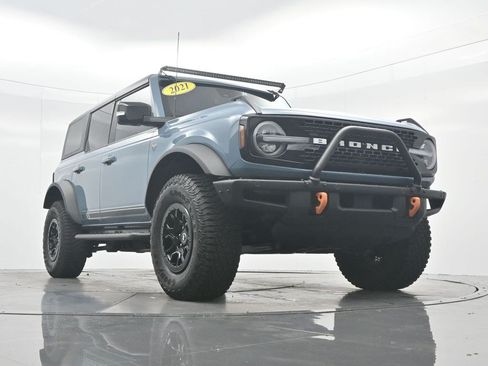 Used 2021 Ford Bronco First Edition AWD/4WD image 35