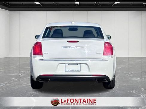 Used 2019 Chrysler 300 Touring L w/ Quick Order Package 22F image 4