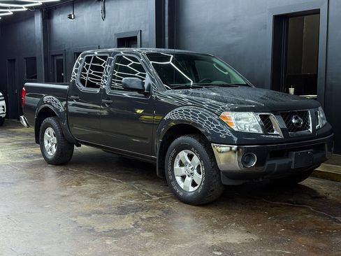 Used 2010 Nissan Frontier SE image 11