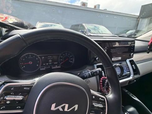 Used 2023 Kia Sorento EX FWD image 13