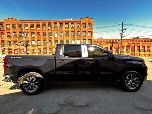 Used 2024 Chevrolet Silverado 1500 LT AWD/4WD image 8