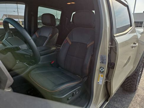 Used 2023 GMC Canyon AT4 AWD/4WD image 11