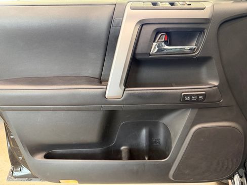 Used 2022 Toyota 4Runner Limited AWD/4WD image 14