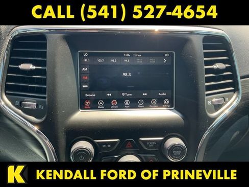 Used 2019 Jeep Grand Cherokee Laredo AWD/4WD image 15