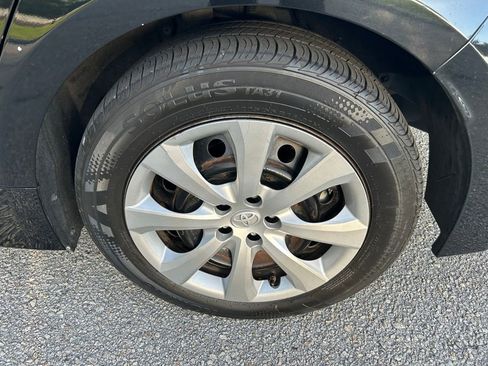 Used 2022 Toyota Corolla LE FWD image 10