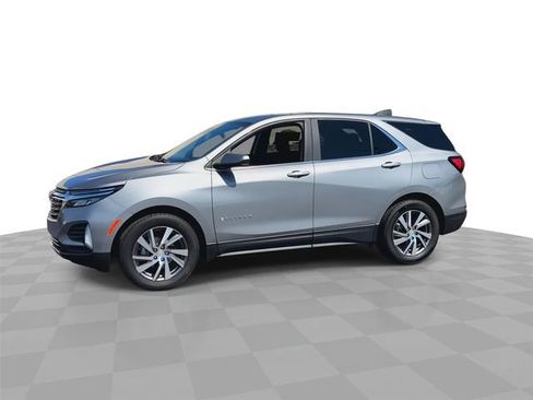 Certified 2024 Chevrolet Equinox LT w/ LPO, Floor Liner Package image 4