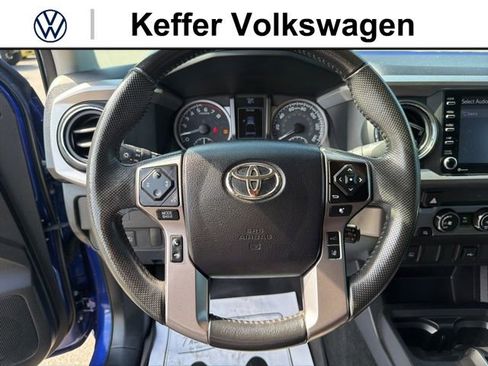 Used 2022 Toyota Tacoma SR5 RWD image 17