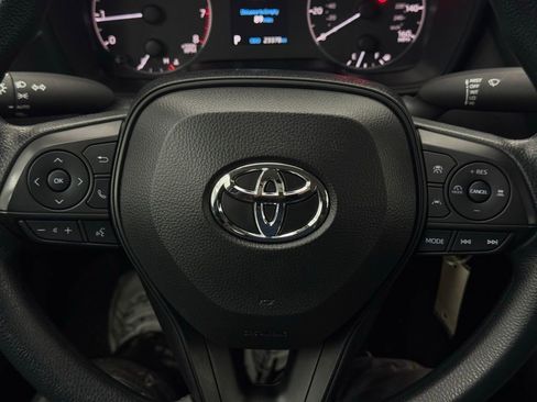 Used 2025 Toyota Corolla LE FWD image 8