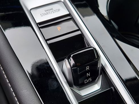 Used 2026 Volkswagen Atlas SEL Premium R-Line image 23